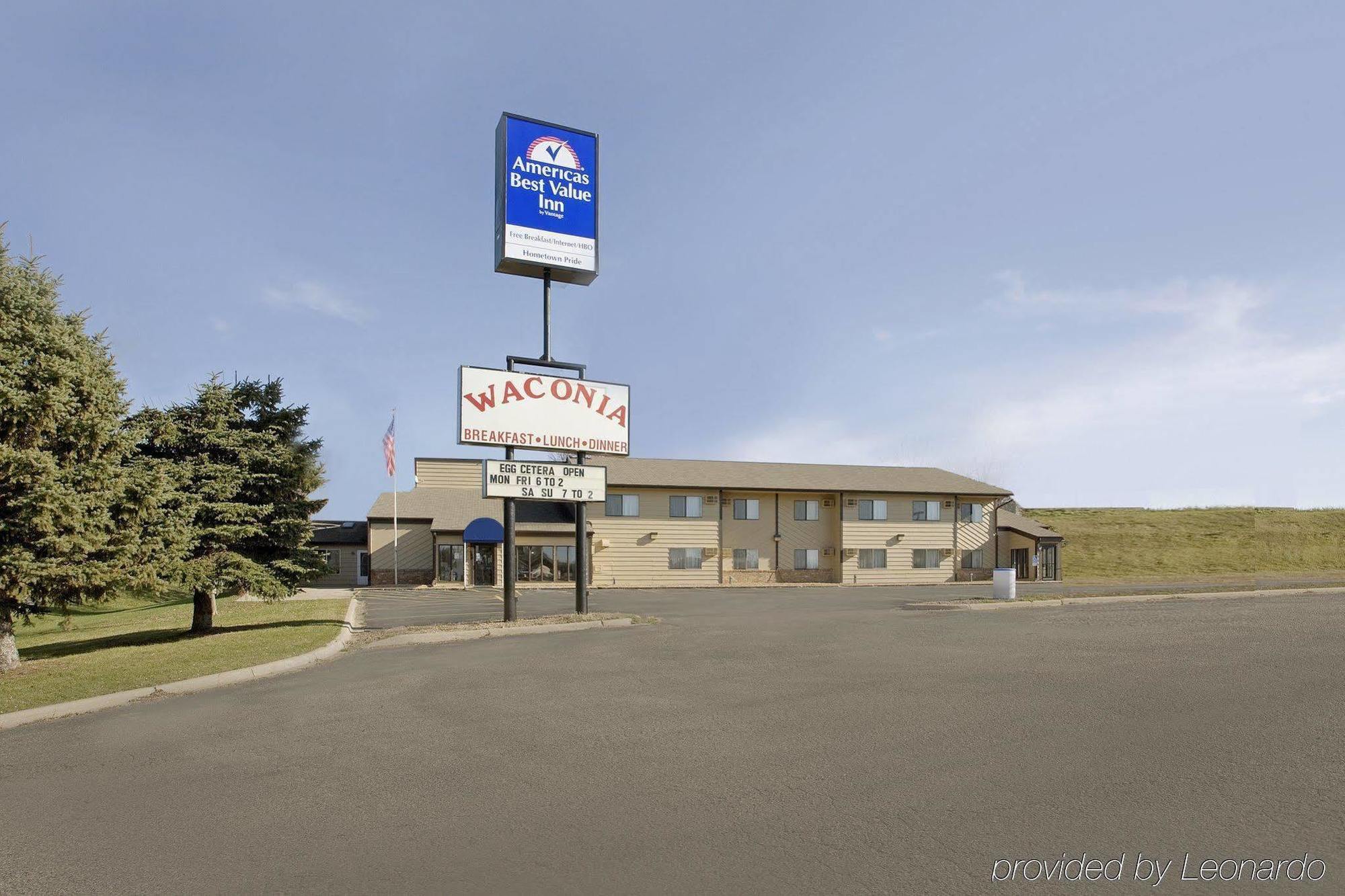 Waconia Inn And Suites Exterior photo