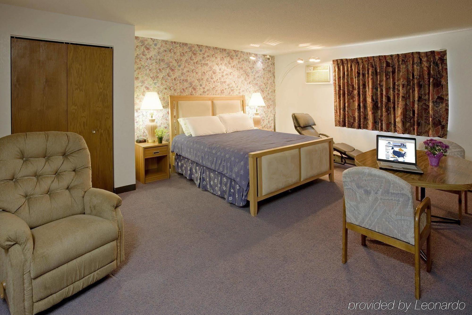 Waconia Inn And Suites Room photo