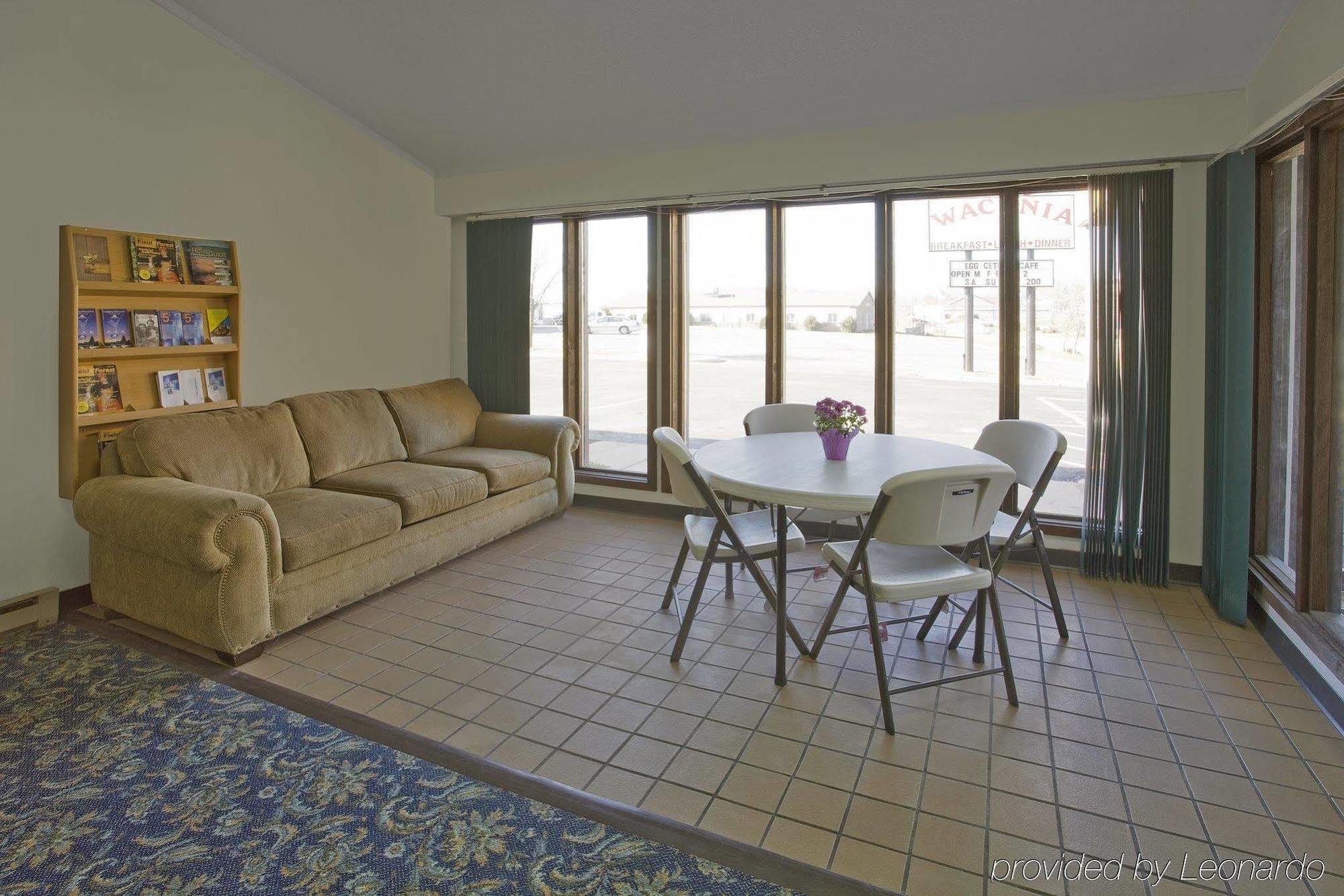 Waconia Inn And Suites Room photo