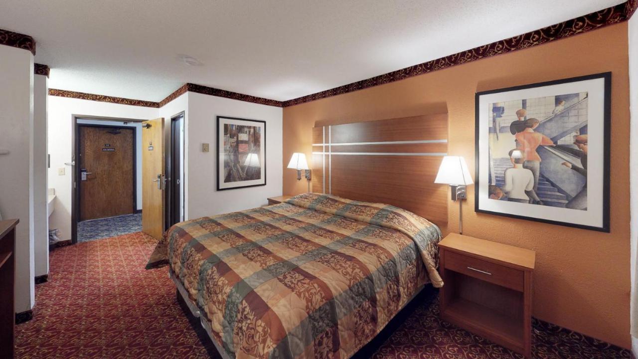 Waconia Inn And Suites Exterior photo